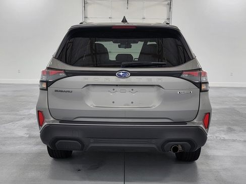 Certified 2025 Subaru Forester Touring AWD/4WD image 8