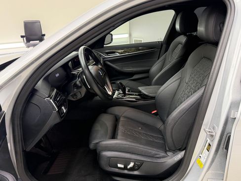 Used 2021 BMW 530i w/ Convenience Package RWD image 5
