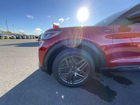 New 2026 Ford Explorer ST-Line w/ ST-Line Street Pack AWD/4WD image 10