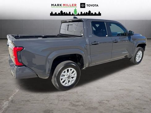 Certified 2025 Toyota Tacoma SR5 AWD/4WD image 6