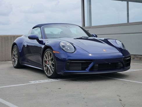 Certified 2024 Porsche 911 Targa 4 GTS AWD/4WD image 10