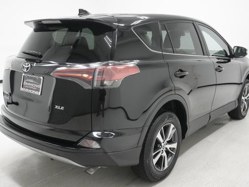 Used 2018 Toyota RAV4 XLE FWD image 4