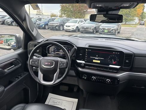 Used 2024 GMC Sierra 1500 SLT image 34
