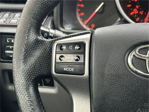 Used 2010 Toyota 4Runner Limited AWD/4WD image 22