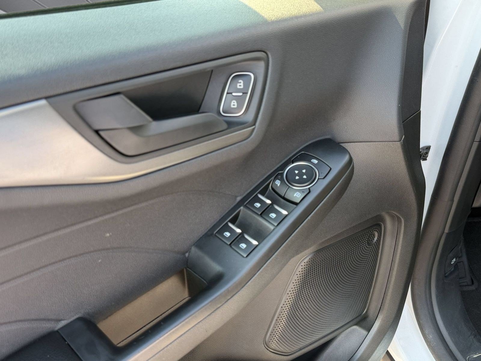 Used 2025 Ford Escape Active FWD image 18
