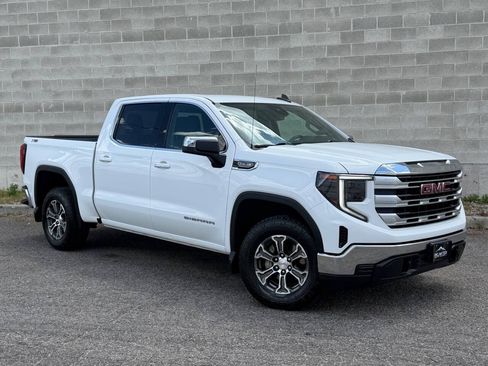 Used 2023 GMC Sierra 1500 SLE AWD/4WD image 3
