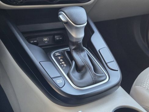 Certified 2025 Kia Soul LX image 20