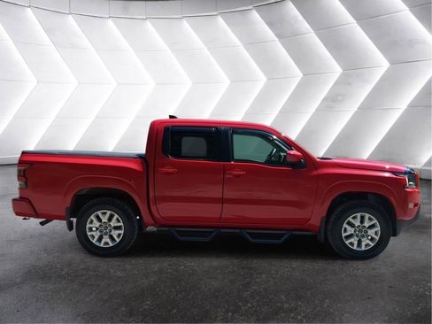 Used 2022 Nissan Frontier SV AWD/4WD image 2