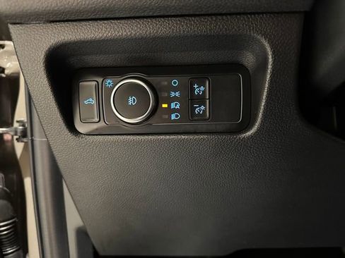 Used 2025 Ford Ranger XLT w/ Equipment Group 301A High AWD/4WD image 16