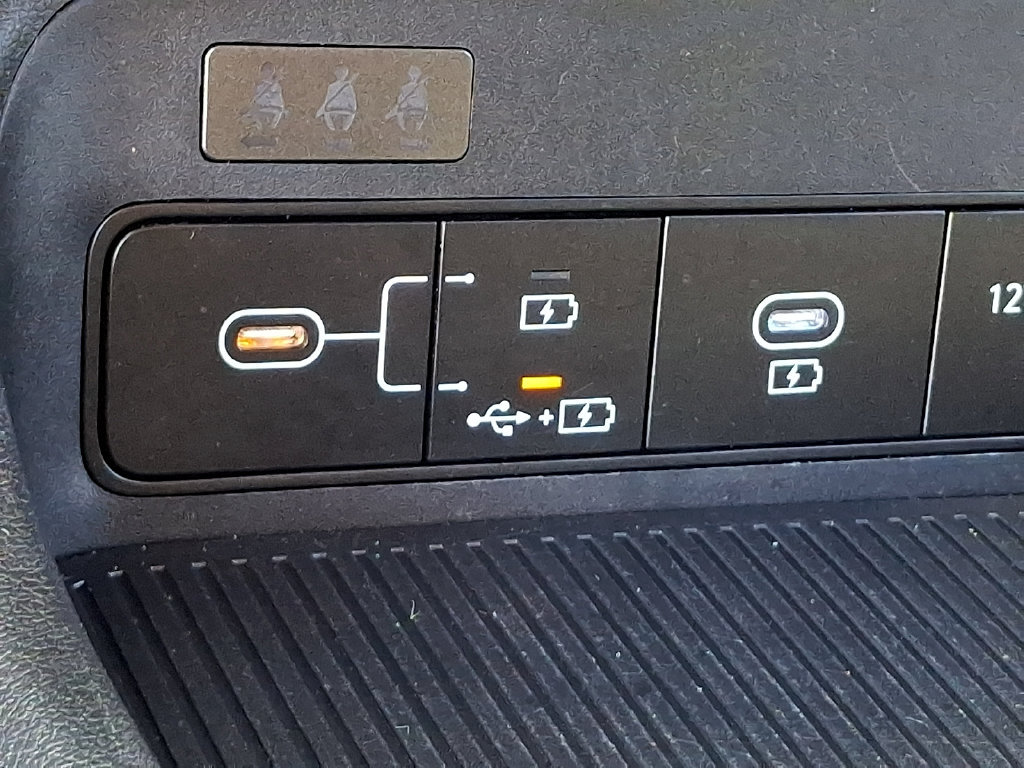 Used 2025 Hyundai Kona SEL AWD/4WD image 23