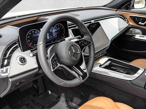New 2026 Mercedes-Benz E 350 4MATIC Sedan image 10