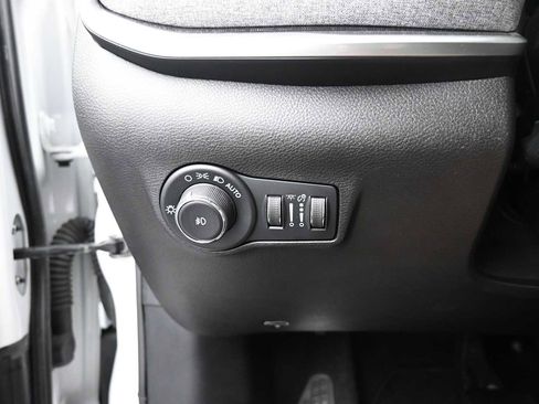 Used 2023 Jeep Compass Latitude AWD/4WD image 10