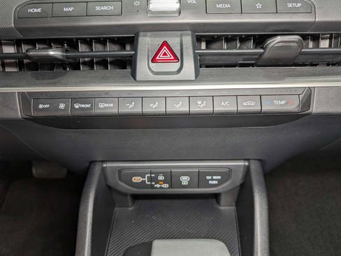 Certified 2025 Kia K4 FWD image 29