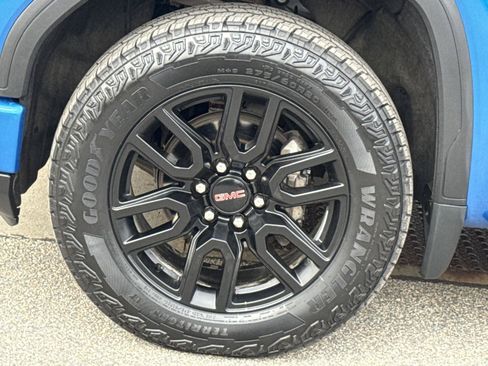 Used 2023 GMC Sierra 1500 Elevation w/ X31 Off-Road Package AWD/4WD image 17