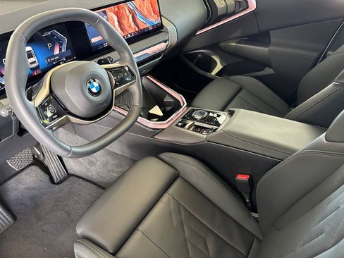 Used 2025 BMW X3 xDrive30i w/ Convenience Package AWD/4WD image 4