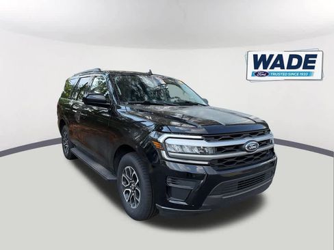 Used 2024 Ford Expedition XLT AWD/4WD image 3