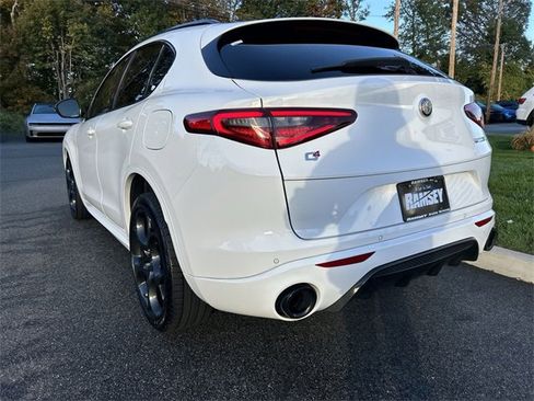 Used 2023 Alfa Romeo Stelvio Veloce image 6