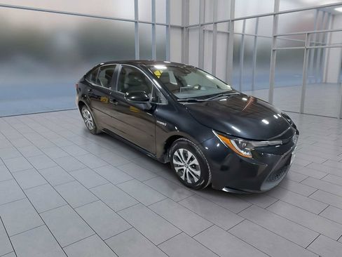 Certified 2020 Toyota Corolla LE image 4