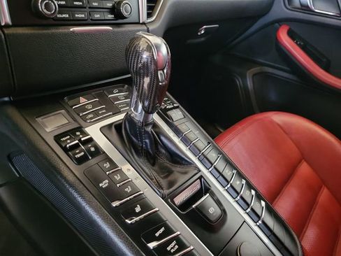 Used 2018 Porsche Macan GTS image 18