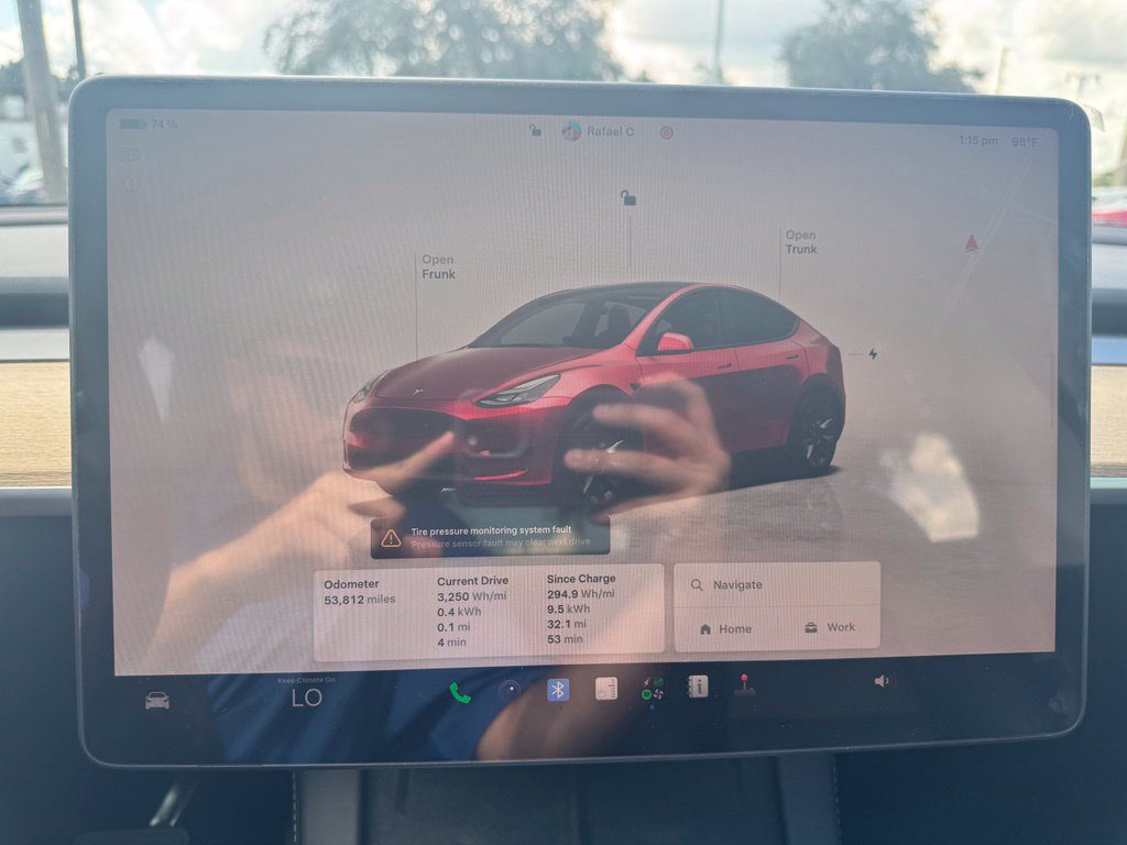 Used 2024 Tesla Model Y Long Range AWD/4WD image 18