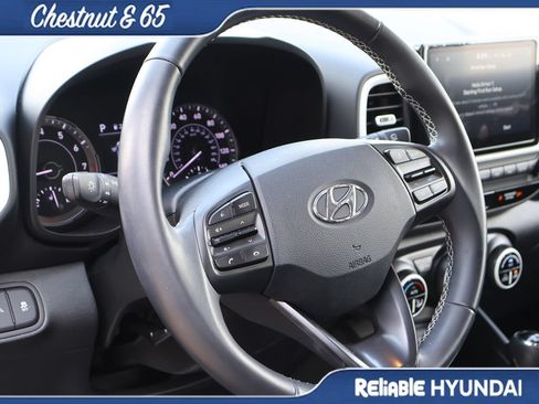 Used 2022 Hyundai Venue Limited FWD image 25