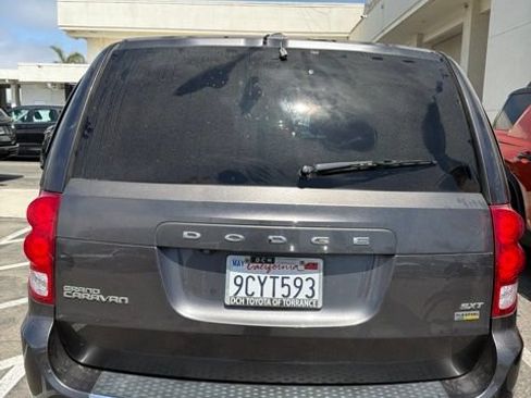 Used 2019 Dodge Grand Caravan SXT FWD image 11