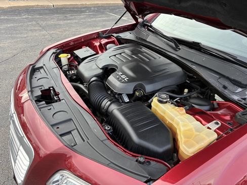 Used 2014 Chrysler 300 AWD w/ Driver Convenience Group image 41