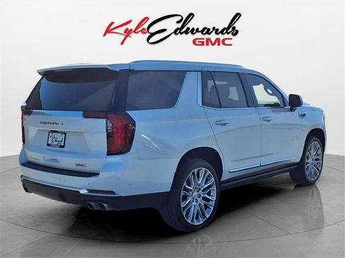 Used 2025 GMC Yukon Denali w/ Sun & Power Step Package image 5
