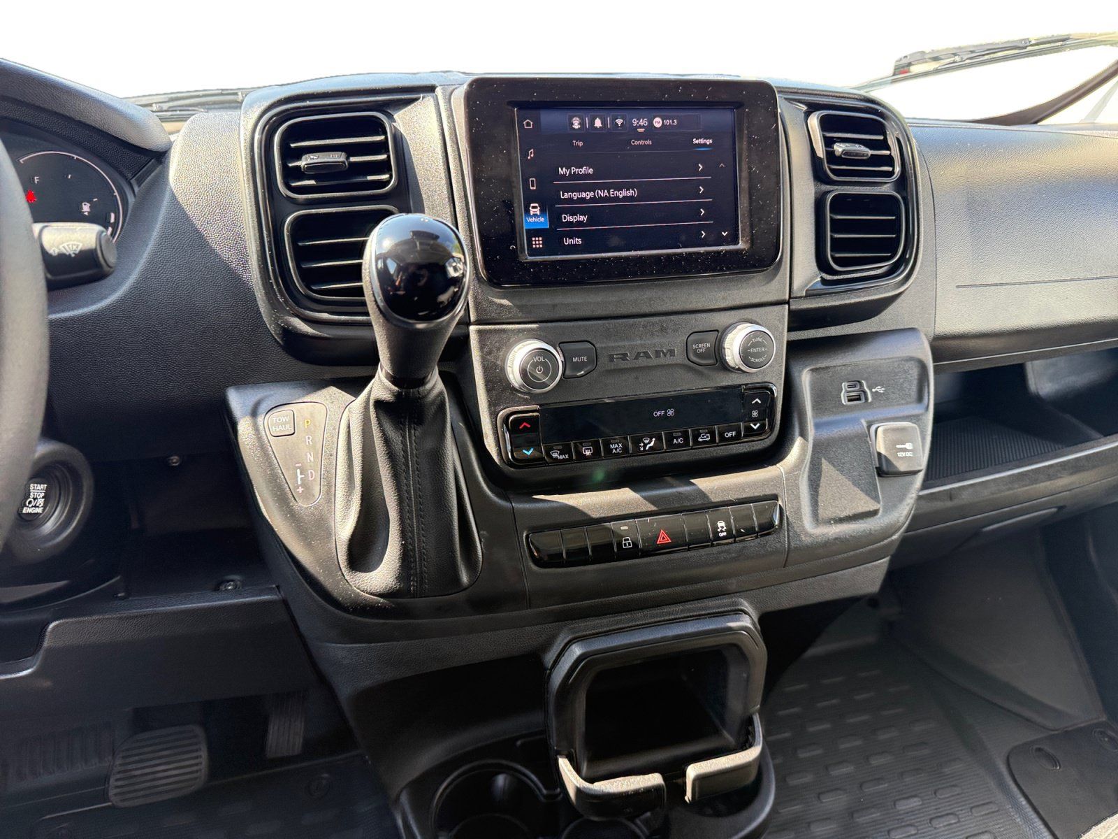 Used 2025 RAM ProMaster 2500 w/ U-Haul Equipment Group FWD image 12