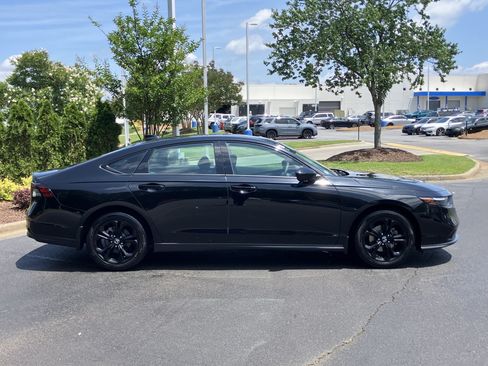 Certified 2025 Honda Accord SE image 11