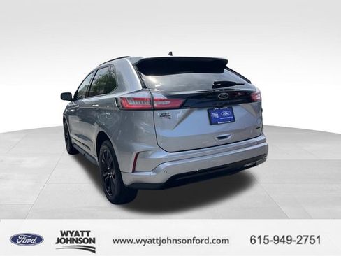 Certified 2022 Ford Edge SE w/ Black Appearance Package image 5
