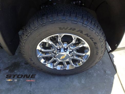New 2026 Chevrolet Silverado 2500 LTZ w/ LTZ Convenience Package AWD/4WD image 12
