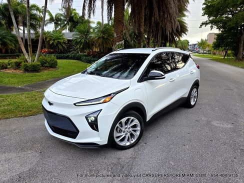 Used 2022 Chevrolet Bolt EUV LT w/ Driver Confidence Package image 13