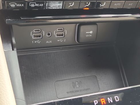 Used 2024 Jeep Grand Cherokee L Limited w/ Luxury Tech Group II RWD image 31