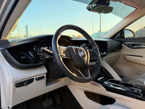 Used 2023 Buick Envision Avenir image 11