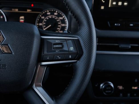 New 2026 Mitsubishi Outlander SE AWD/4WD image 22