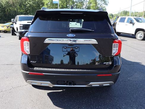 Used 2023 Ford Explorer XLT w/ Equipment Group 202A AWD/4WD image 35