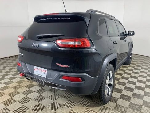 Used 2014 Jeep Cherokee Trailhawk w/ Leather Interior Group AWD/4WD image 13