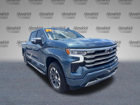 Used 2024 Chevrolet Silverado 1500 High Country w/ Z71 Off-Road Package AWD/4WD image 2