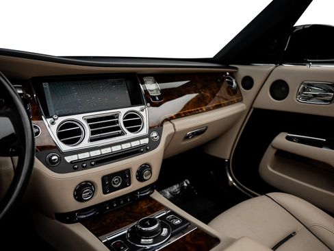 Used 2016 Rolls-Royce Dawn RWD image 42