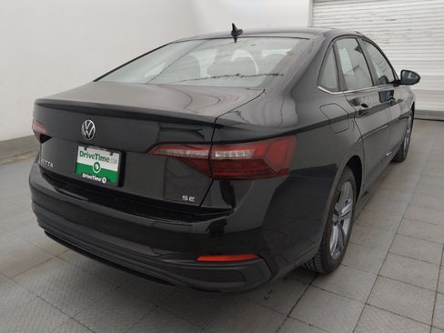 Used 2024 Volkswagen Jetta SE FWD image 9