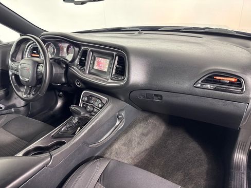 Used 2016 Dodge Challenger SXT image 23