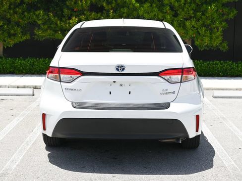 Used 2024 Toyota Corolla LE FWD image 5