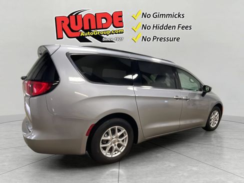 Used 2021 Chrysler Voyager Lxi FWD image 6