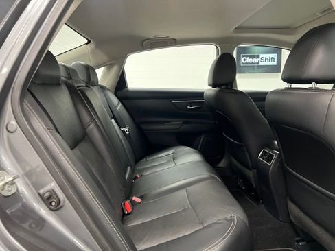 Used 2017 Nissan Altima 2.5 SL w/ Moonroof Package FWD image 50