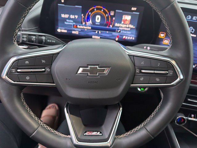 Used 2025 Chevrolet Traverse Z71 AWD/4WD image 8