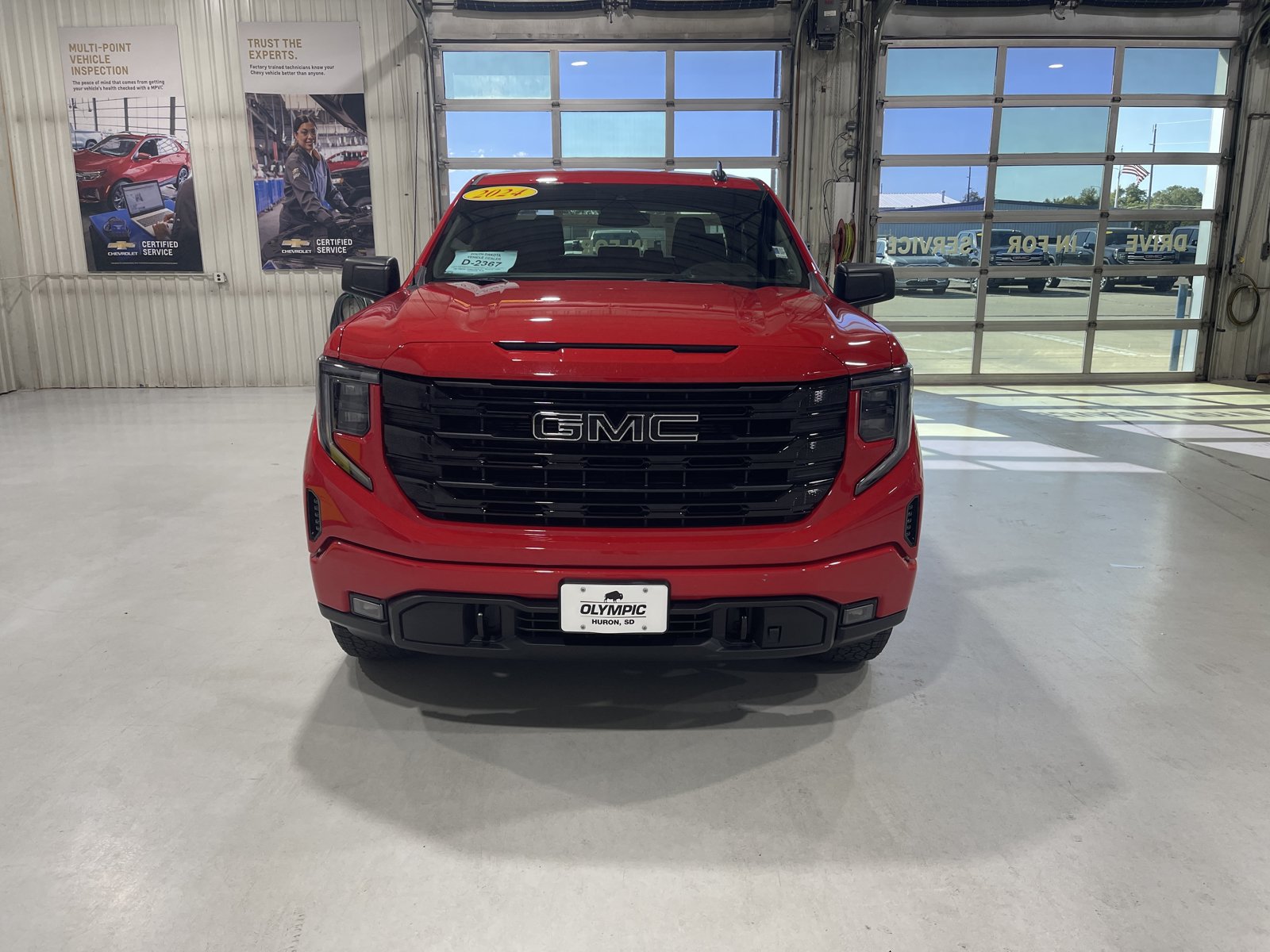 Used 2024 GMC Sierra 1500 Elevation AWD/4WD image 3