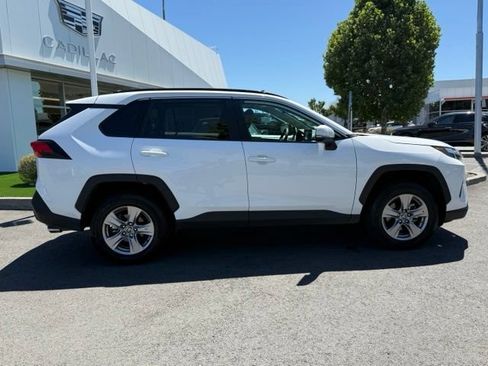Used 2022 Toyota RAV4 XLE w/ Convenience Package FWD image 8