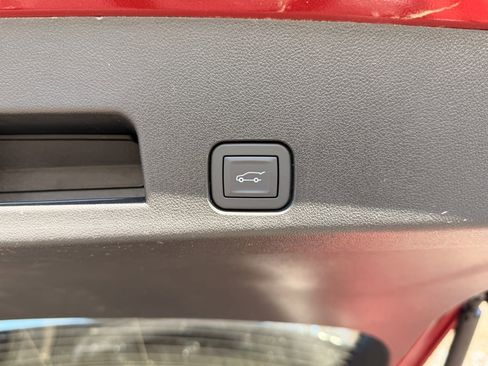 New 2026 Chevrolet Traverse RS w/ LPO, Floor Liner Package AWD/4WD image 25