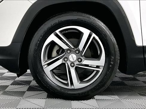 Used 2019 GMC Terrain SLT FWD image 8